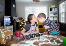Ways to Express Love to Your Sibling Living Abroad Ways to Express Love to Your Sibling Living Abroad