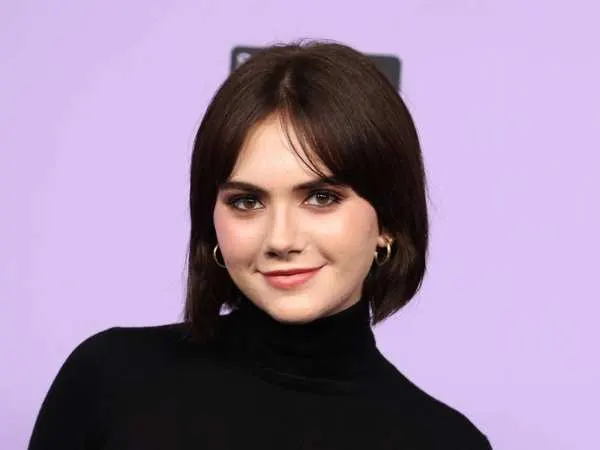 Emilia Jones Biography Emilia Jones Biography